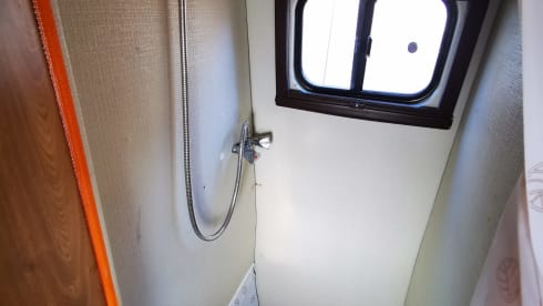 Laranja – Rent a  Blue Classics’s Combi J9