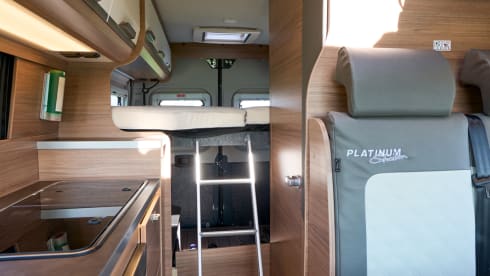 Knaus 600 ME met daktent – 4p Knaus rooftop from 2025