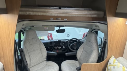 carrie the camper  – modern 6 berth camper 4 belts start your adventure now 