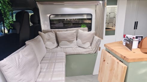 Bigfoot – Autobus Renault a 3 posti letto del 2017