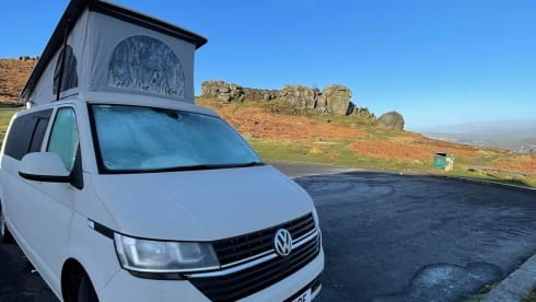 Bobella – 2021 - Luxury - Volkswagen LWB Automatic Camper-Van 