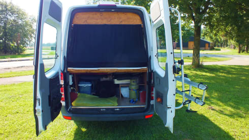 Co-Camper – Mercedes-Benz sprinter with wooden interior