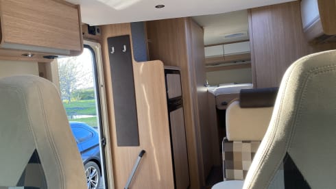 Bono – Family camper with pull-down bed and length beds