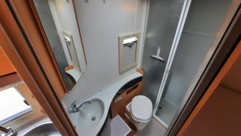 Floortje – Luxury self-sufficient semi-integrated (compact and very complete)