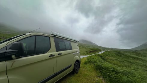 AGA Campervans – Camper Ford a 3 posti letto del 2018