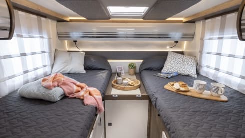 Blair – 2026 New Luxury Roller Team 4 berth off-grid Motorhome