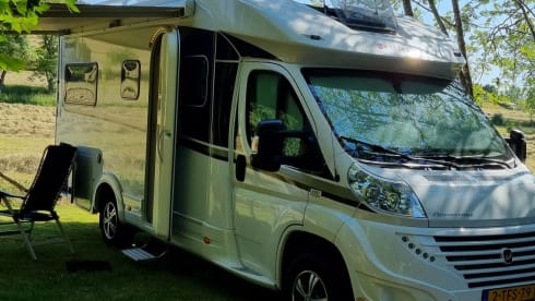 With a good feeling on holiday with this complete Dethleff Camper
