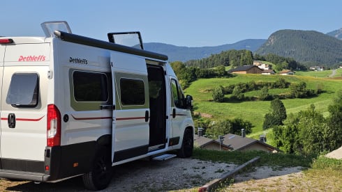 Maliki II – 5***** Dethleffs CamperVan - 2023 - full option - 6.4 meters - 140 hp