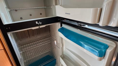 2p Hymer T672CL semi-integrated from 2009