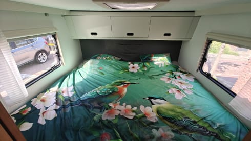 ColumBus – Luxurious Adria Family Camper for 5 people with bicycle rack