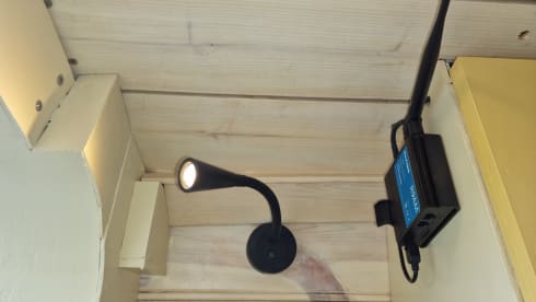 Perfecte Plek | zand – Mercedes Sprinter L2H2 (2018) - automatic | off-grid | 2 outdoor showers