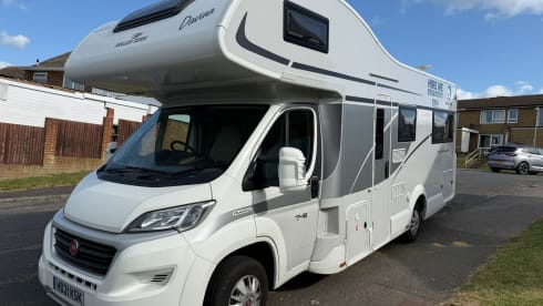 Davina – Luxury 2021 Roller Team 746 - 6 Berth 5 Seatbelts - Adventure Awaits!