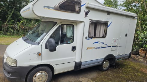 Sunny Suntor – 4 berth Autotrail alcove from 2003