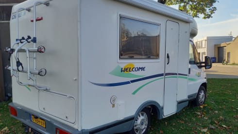 Complete camper, spacious inside. Good controllable for everyone !!