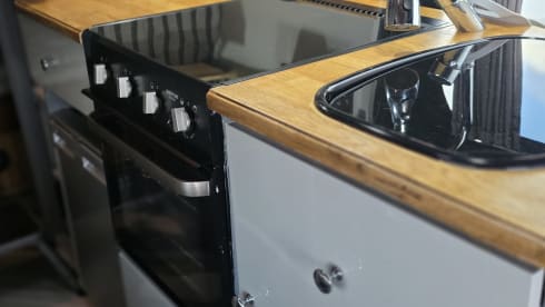 Samuel – Ford-Bus mit 3 Schlafplätzen aus dem Jahr 2013