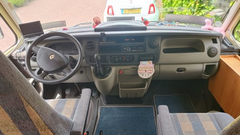 Hymie – Camping-car Hymer 4 places intégré depuis 2007