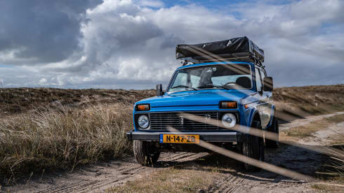 Pjotr – Lada Niva 4x4 met daktent