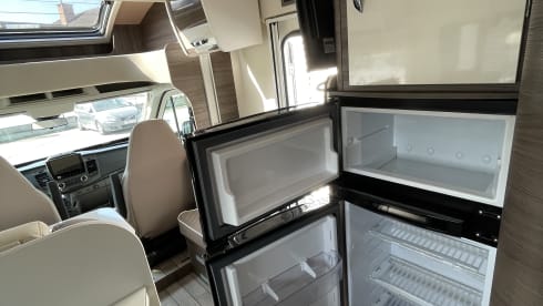 5p Ford bus uit 2024 MClouis CARAT 