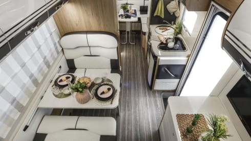 Glen – New 2026 Roller Team 6 berth off-grid Motorhome