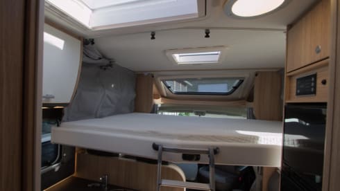 Sunlight T65 – Très beau camping-car Sunlight spacieux pour 4 personnes de 2023, beaucoup d'espace de rangement.