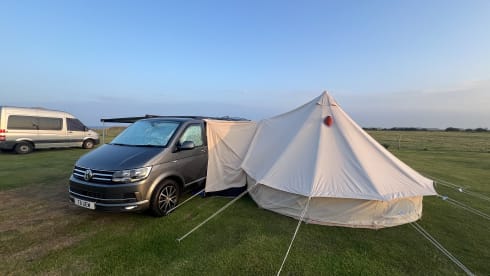 Carol – 2019 VW T6 Caravelle, 4 berth + a cosy bell tent & stove!