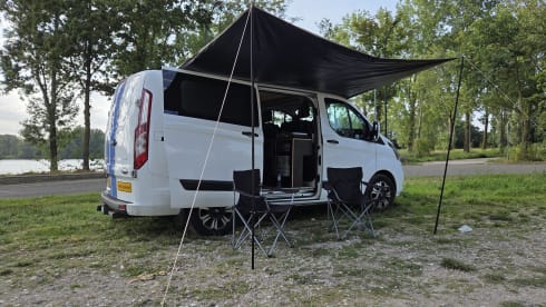 Camper incognito  – 2p Ford bus from 2018
