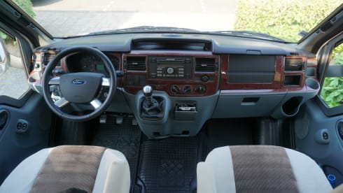 Going to the sun with our luxurious compact camper?