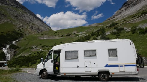 Nice 2 person camper