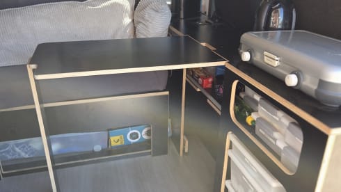 Camper incognito  – 2p Ford bus from 2018