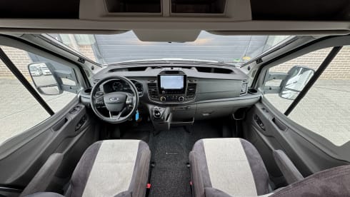 Chausson teilintegriertes Wohnmobil für 5 Personen