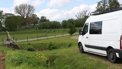 Trippel toe – Bus camper with 5 seats