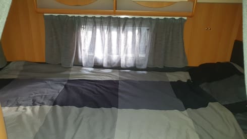 Louis  – Spacious 2 person Louis camper