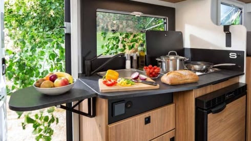 WillyBro – Cavernous motorhome for couples. Luxury living for adventure's 
