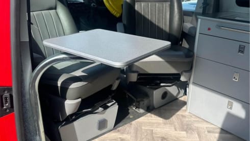 Gingie  – 4 berth Volkswagen camper-van