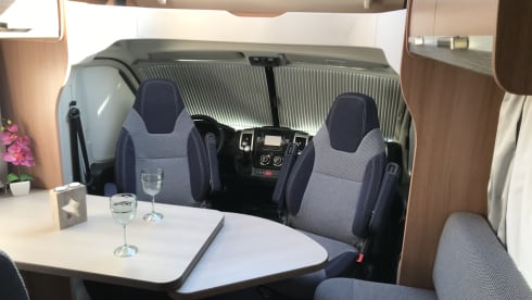 Knaus Sky Wave 650 automatic