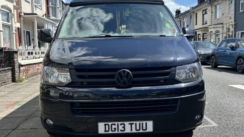 Tulula  – Your Surf-Ready VW Day Van for Coastal Adventure!!