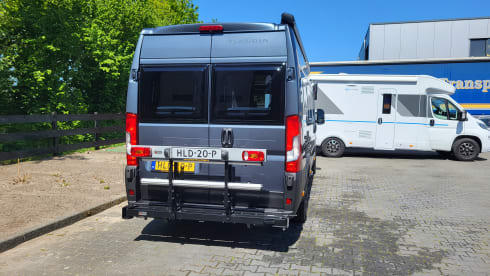 Adria Twin Sport 640 SLB grey – Beautiful, spacious and luxurious camper van with single beds and automatic transmission
