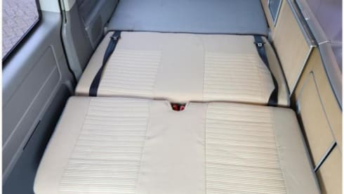 4p Volkswagen campervan from 2005