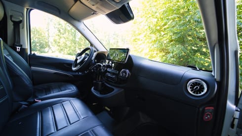 Unhiked – Camper Mercedes-Vito con cambio automatico