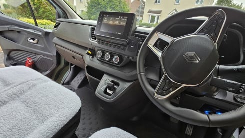 Reggie – 2025 Renault Crusader Off-Grid 4-berth Campervan