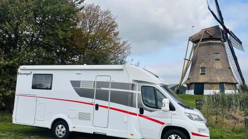 Very luxurious and spacious Adria Matrix family camper (max. 5 pers.).