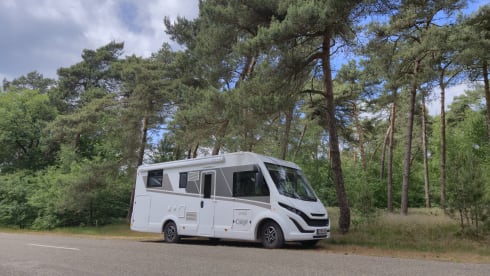 Exclusive 4-seater Integrated – McLouis Carat 873G (2024)