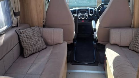 Becksy – 4 berth Peugeot semi-integrated from 2020