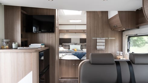 Carado T339 – ULTIMATE FREEDOM! Luxurious and complete camper with Queensbed and Luxurious interior
