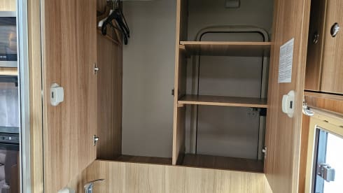 Flash – Chausson Flash 10 with electronic drop down bed