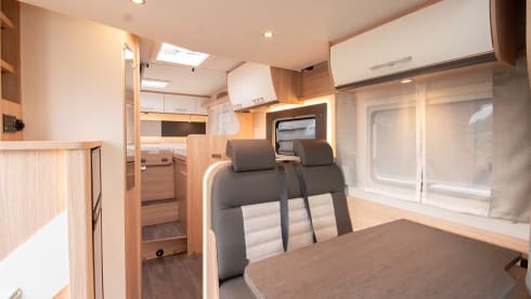 Luxe Sunlight T67 - automaat - heelijke luxe camper (2022)