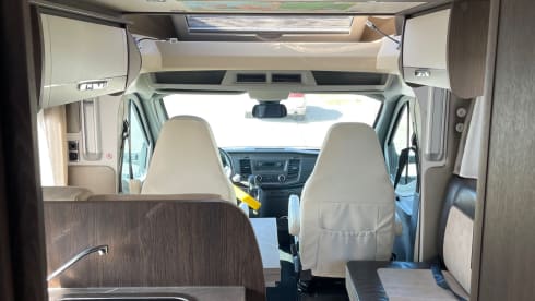 Camper 5P met large kingsize bed
