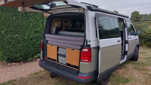 Castaway – Volkswagen Castaway Costa Petrol