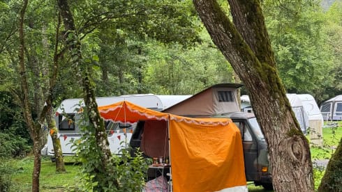 Campouflage  – 2p Volkswagen campervan from 1985