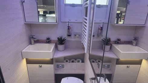 Polly – 4 Berth Chausson Camper